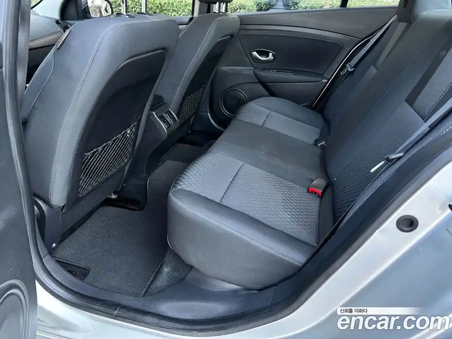 Renault SM3 2010 1.6 Автомат в Москве № 620217, фото 17