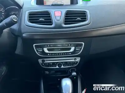 Renault SM3 2010 1.6 Автомат в Москве № 620217, миниатюра 10