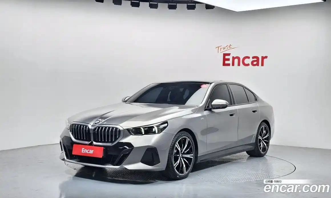 BMW 5-Series 2025 2.0 Автомат в Москве № 620565, фото 1