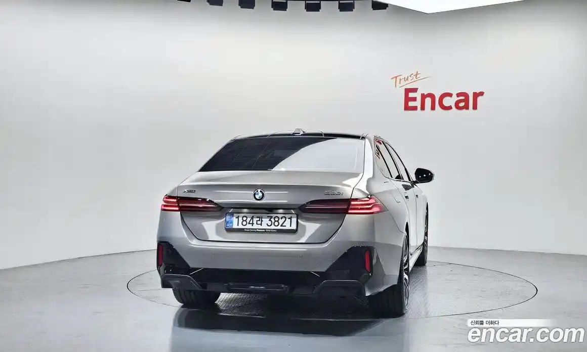 BMW 5-Series 2025 2.0 Автомат в Москве № 620565, фото 4