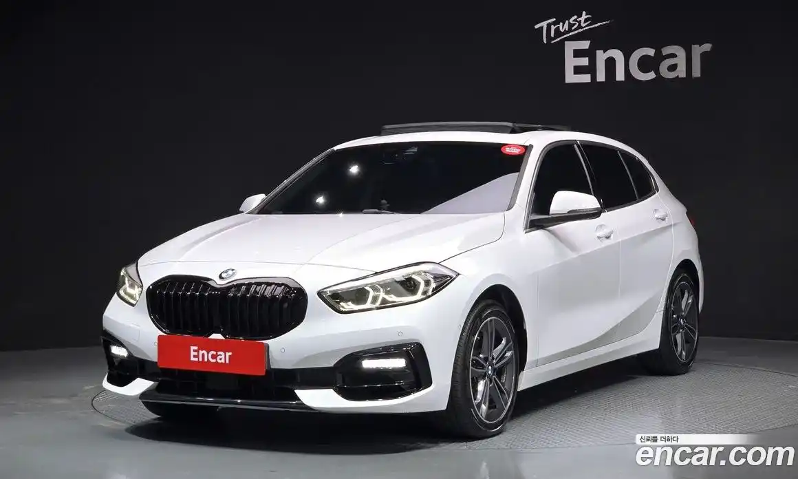 BMW 1-Series 2022 2.0 Автомат в Москве № 620839, фото 1