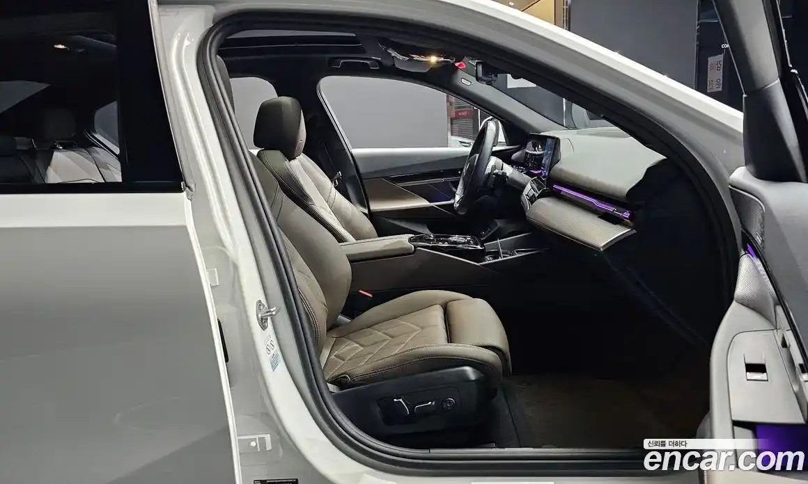 BMW 5-Series 2024 2.0 Автомат в Москве № 621089, фото 10