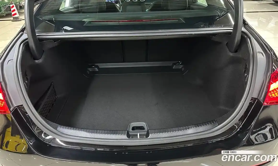 Mercedes-Benz C-Class 2025 2.0 Автомат в Москве № 622700, фото 15