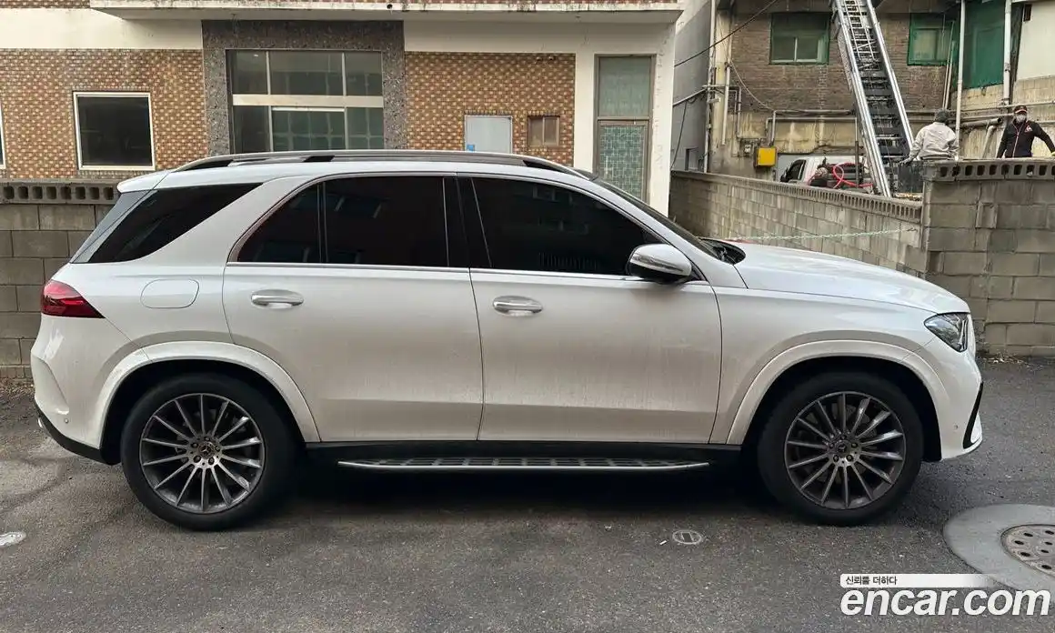 Mercedes-Benz GLE-Class 2025 3.0 Автомат в Москве № 622704, фото 3