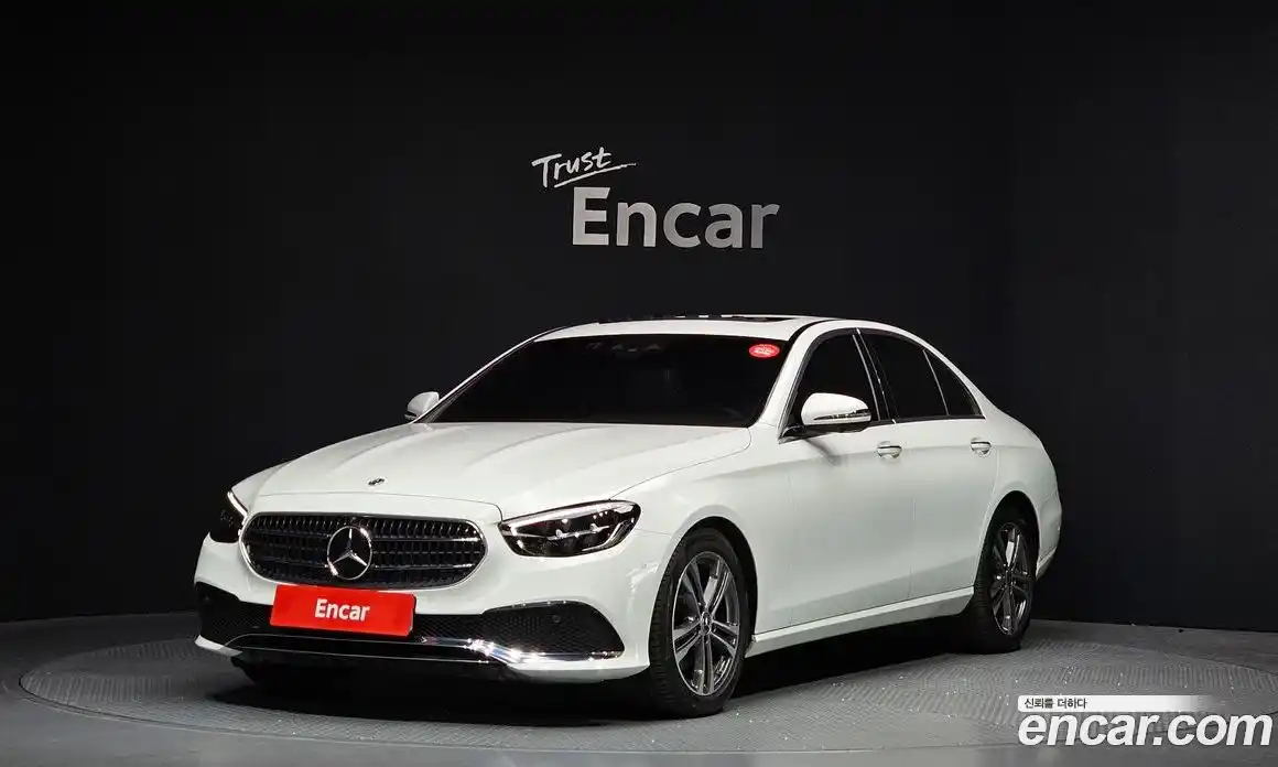 Mercedes-Benz E-Class 2023 2.0 Автомат в Москве № 623397, фото 1