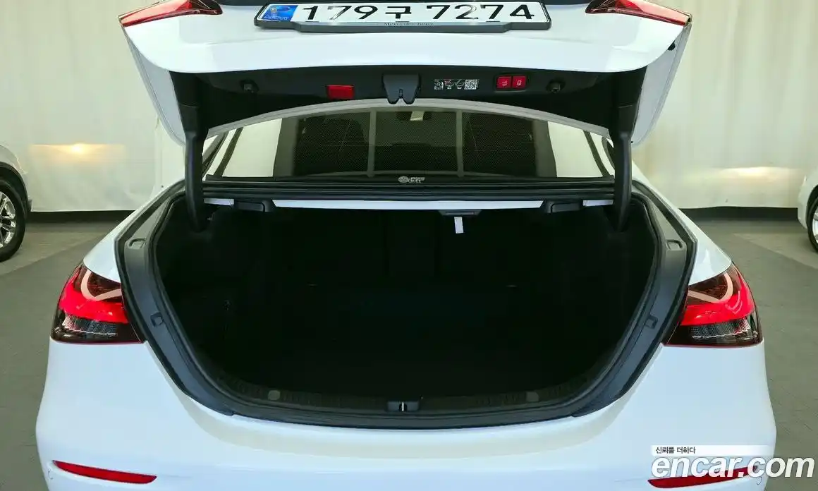 Mercedes-Benz E-Class 2023 2.0 Автомат в Москве № 623397, фото 20