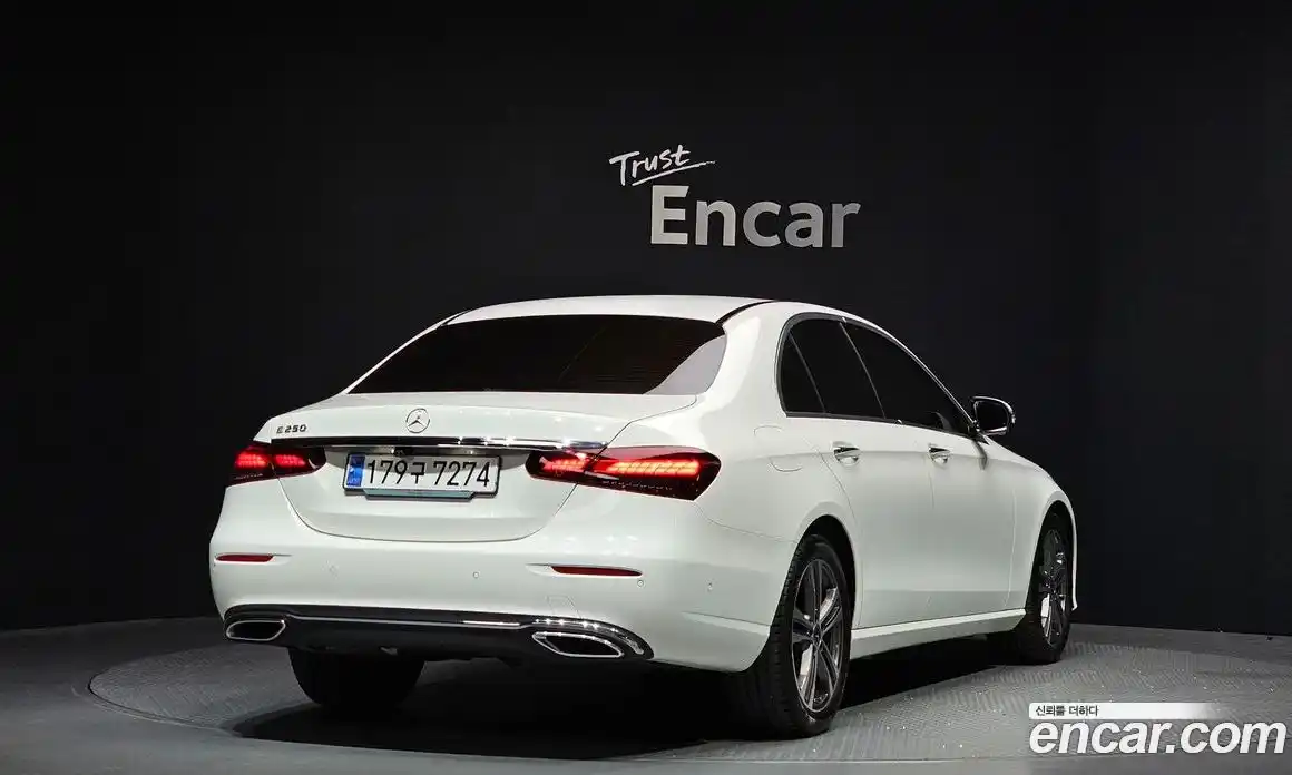Mercedes-Benz E-Class 2023 2.0 Автомат в Москве № 623397, фото 2