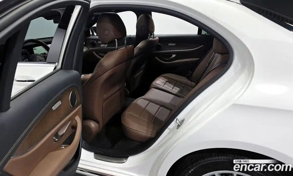 Mercedes-Benz E-Class 2021 2.0 Автомат в Москве № 623444, фото 11