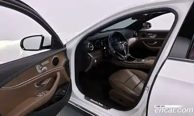 Mercedes-Benz E-Class 2021 2.0 Автомат в Москве № 623444, миниатюра 10