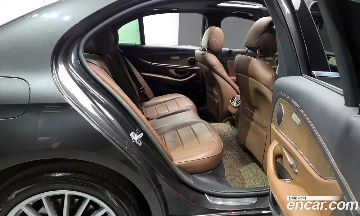 Mercedes-Benz E-Class 2021 1.9 Автомат в Москве № 623587, фото 12