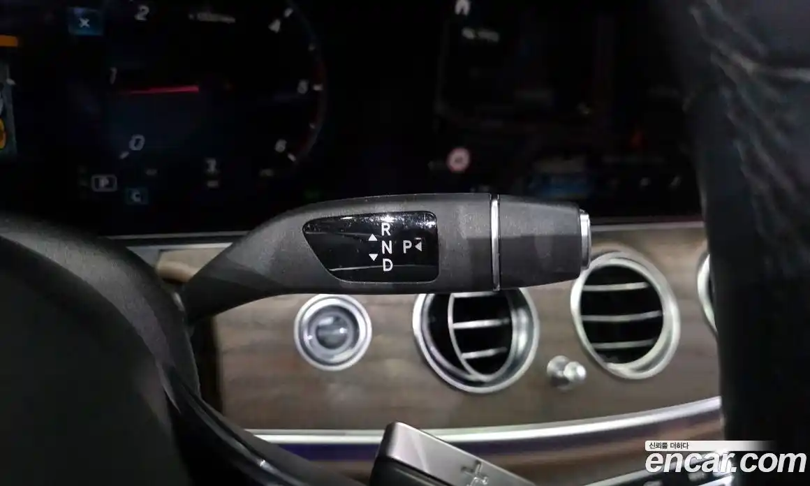 Mercedes-Benz E-Class 2021 1.9 Автомат в Москве № 623587, фото 9