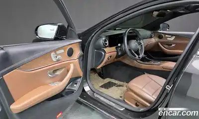 Mercedes-Benz E-Class 2021 1.9 Автомат в Москве № 623587, миниатюра 10