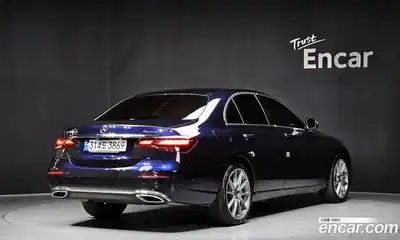 Mercedes-Benz E-Class 2022 2.0 Автомат в Москве № 623634, миниатюра 2