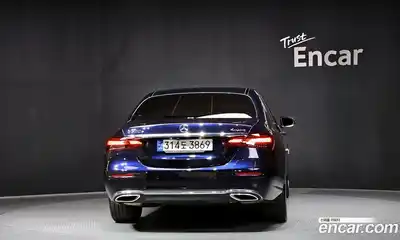 Mercedes-Benz E-Class 2022 2.0 Автомат в Москве № 623634, миниатюра 4