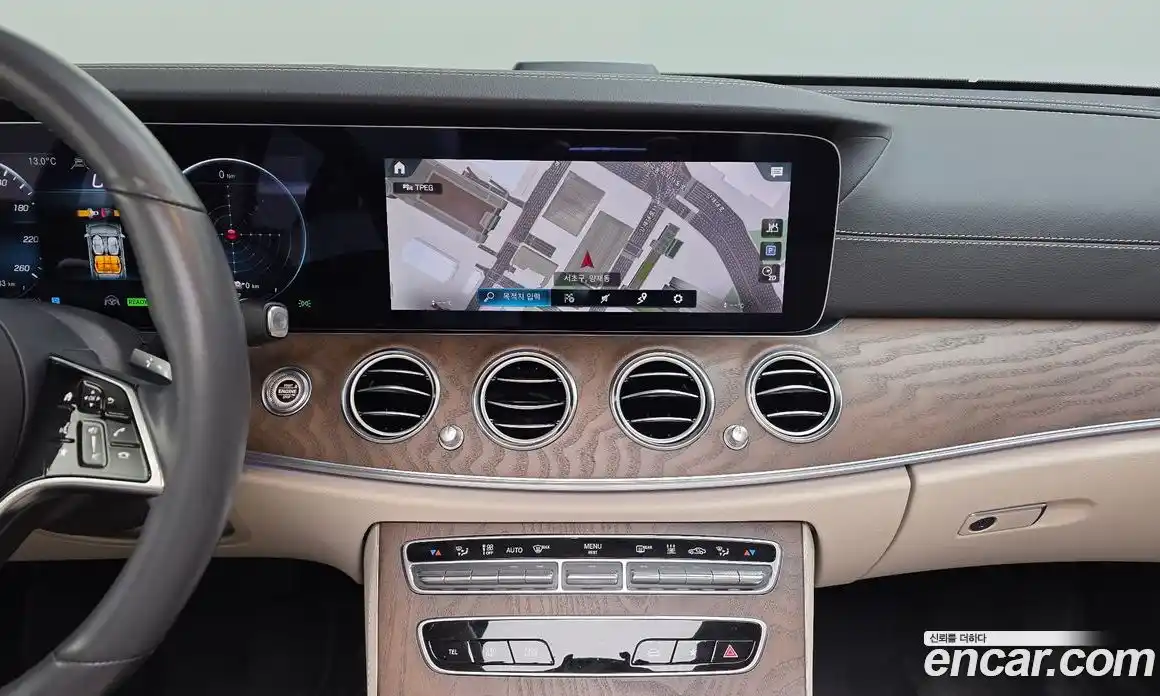 Mercedes-Benz E-Class 2023 2.0 Автомат в Москве № 623643, фото 14