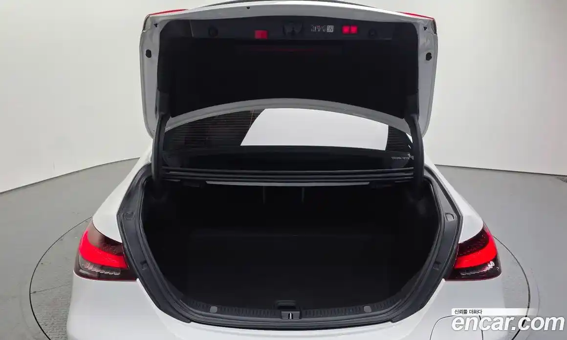 Mercedes-Benz E-Class 2023 2.0 Автомат в Москве № 623643, фото 20