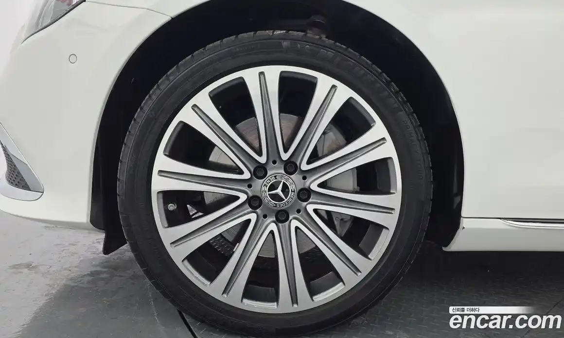 Mercedes-Benz E-Class 2023 2.0 Автомат в Москве № 623643, фото 5