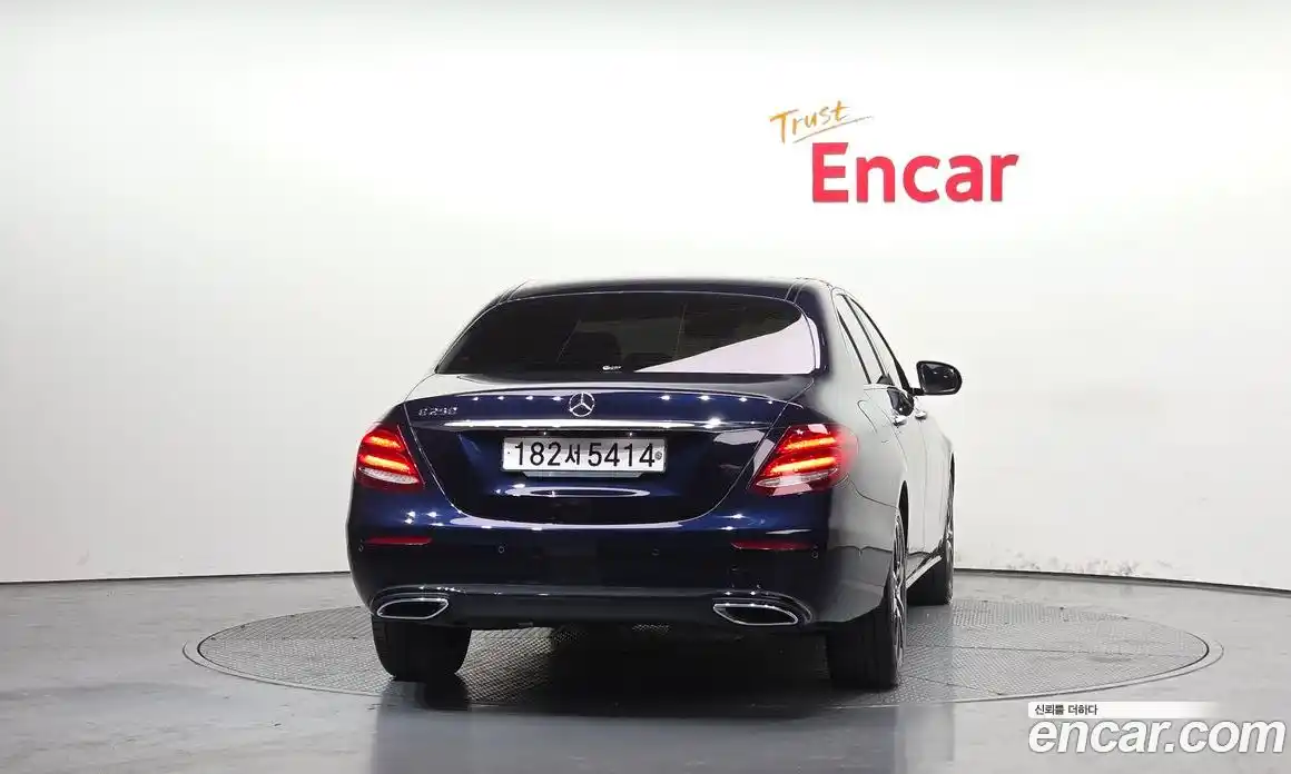 Mercedes-Benz E-Class 2020 2.0 Автомат в Москве № 624050, фото 4