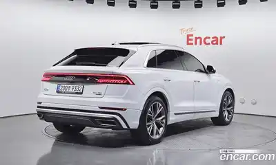 Audi Q8 2021 3.0 Автомат в Москве № 625522, миниатюра 2