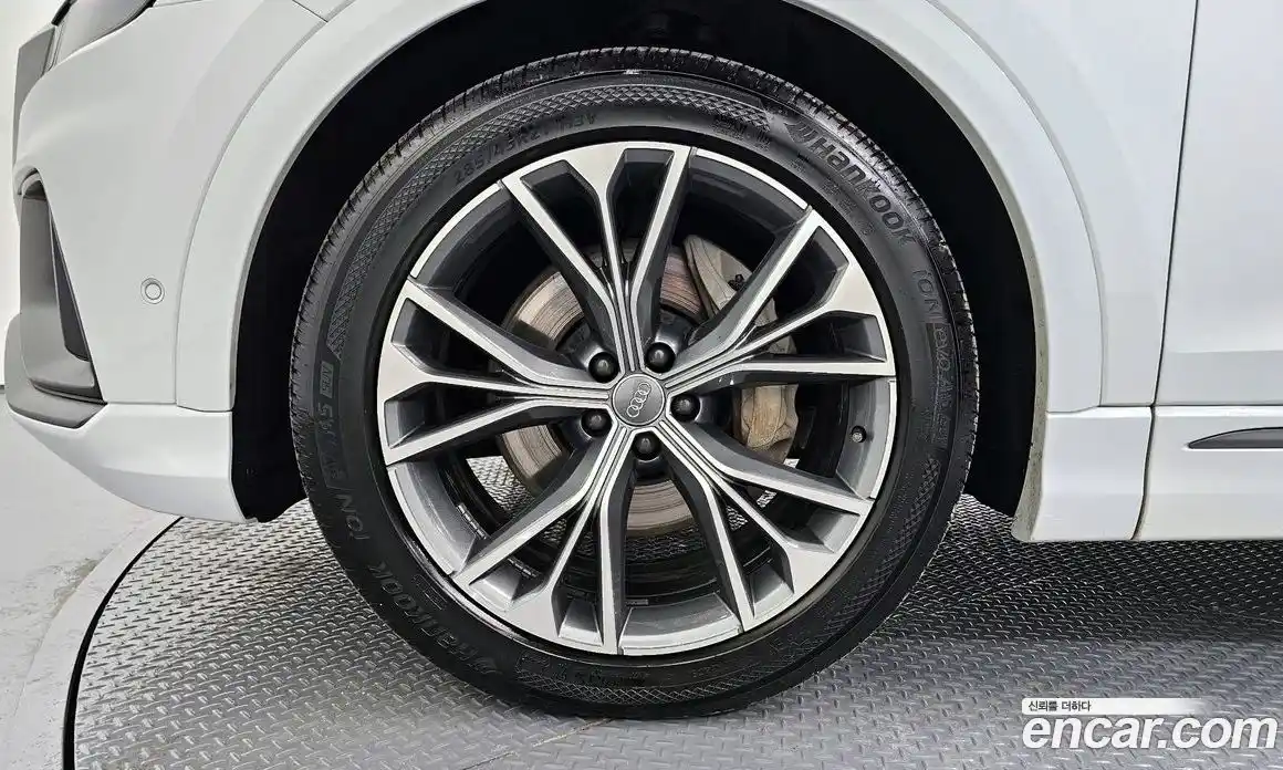 Audi Q8 2021 3.0 Автомат в Москве № 625522, фото 5