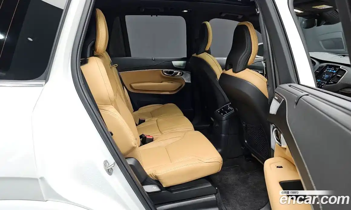 Volvo XC90 2024 2.0 Автомат в Москве № 626176, фото 11