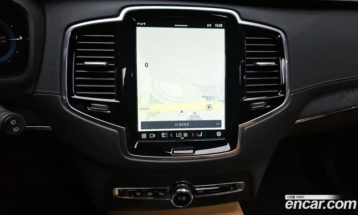 Volvo XC90 2024 2.0 Автомат в Москве № 626176, фото 14