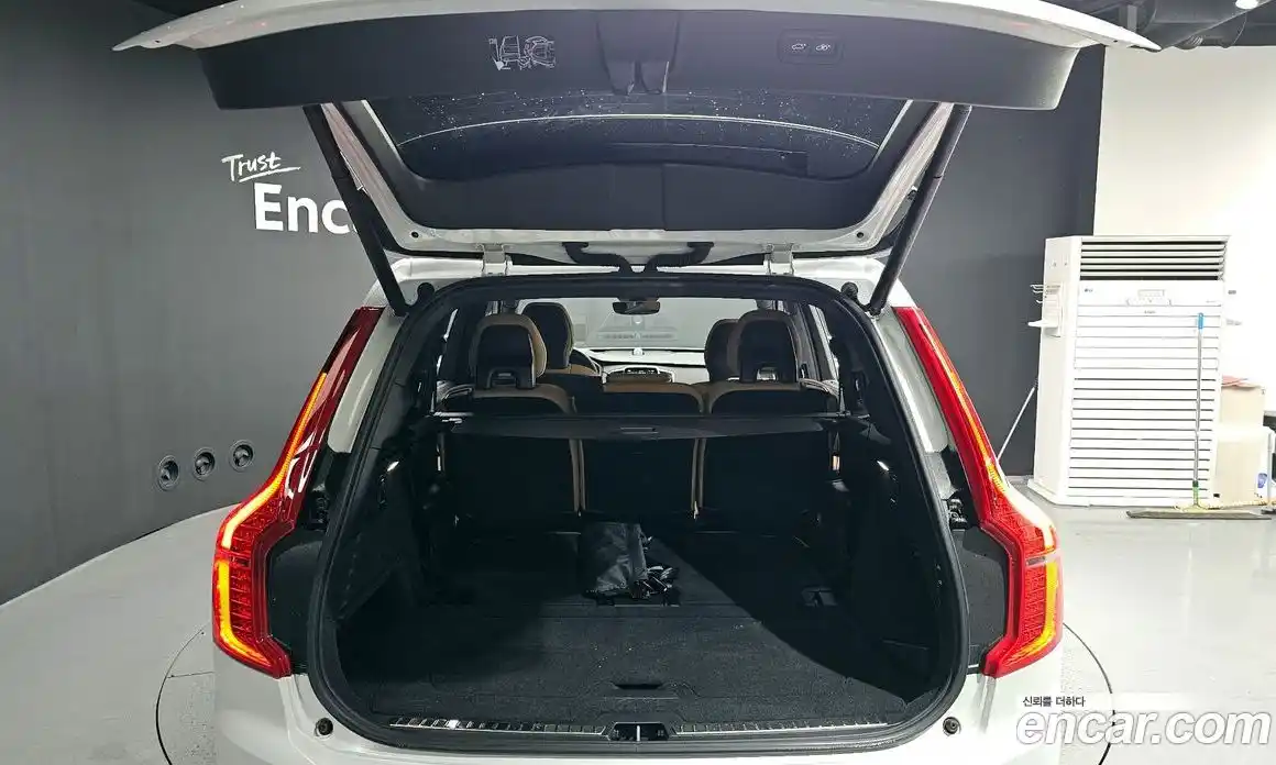 Volvo XC90 2024 2.0 Автомат в Москве № 626176, фото 19