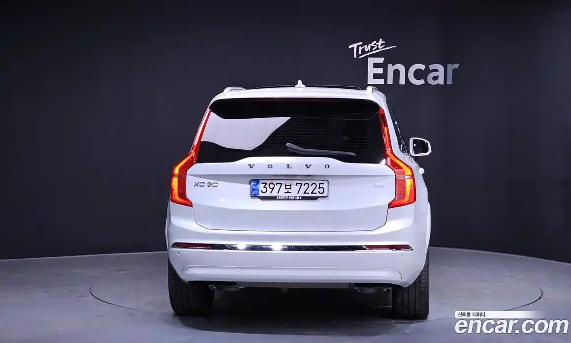 Volvo XC90 2024 2.0 Автомат в Москве № 626176, фото 3