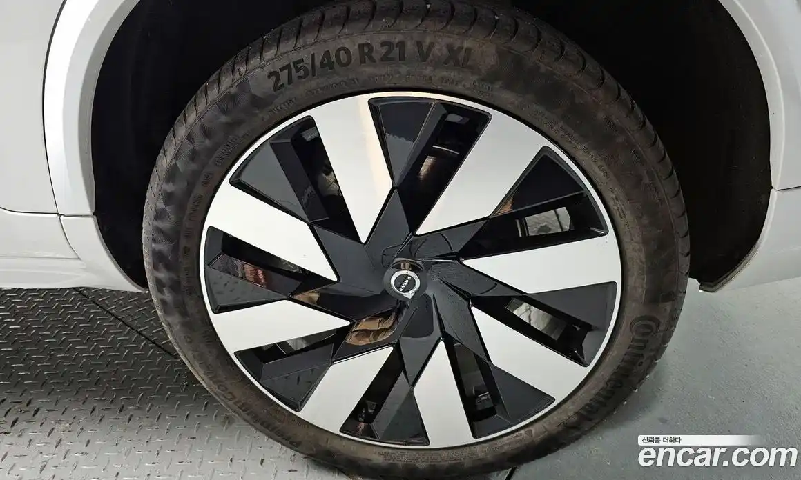 Volvo XC90 2024 2.0 Автомат в Москве № 626176, фото 4