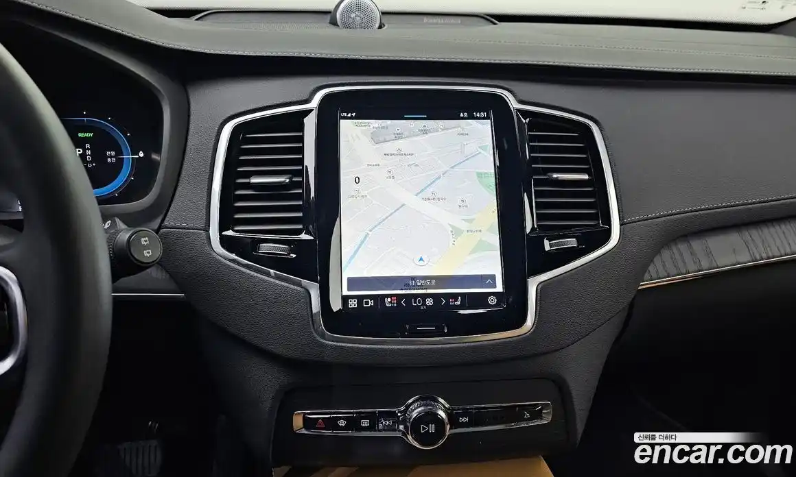 Volvo XC90 2024 2.0 Автомат в Москве № 626205, фото 13