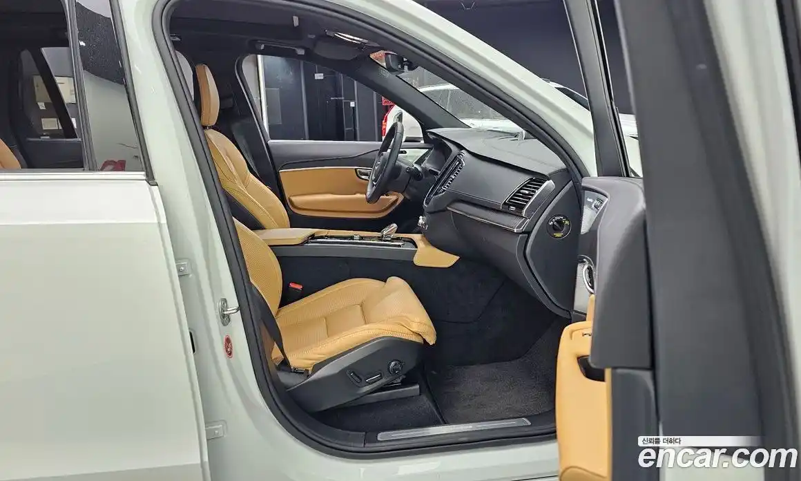Volvo XC90 2024 2.0 Автомат в Москве № 626205, фото 10