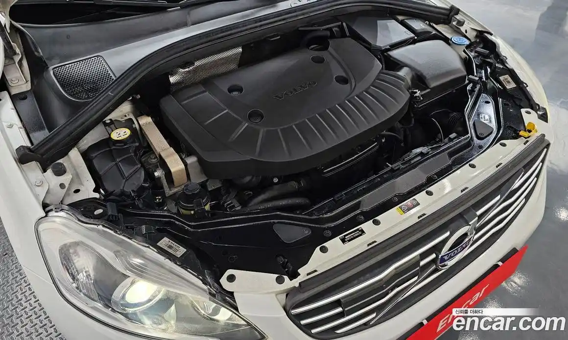 Volvo XC60 2017 2.4 Автомат в Москве № 626413, фото 5