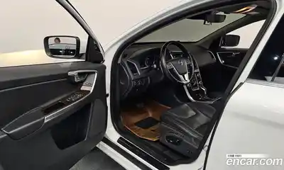 Volvo XC60 2017 2.4 Автомат в Москве № 626413, миниатюра 9