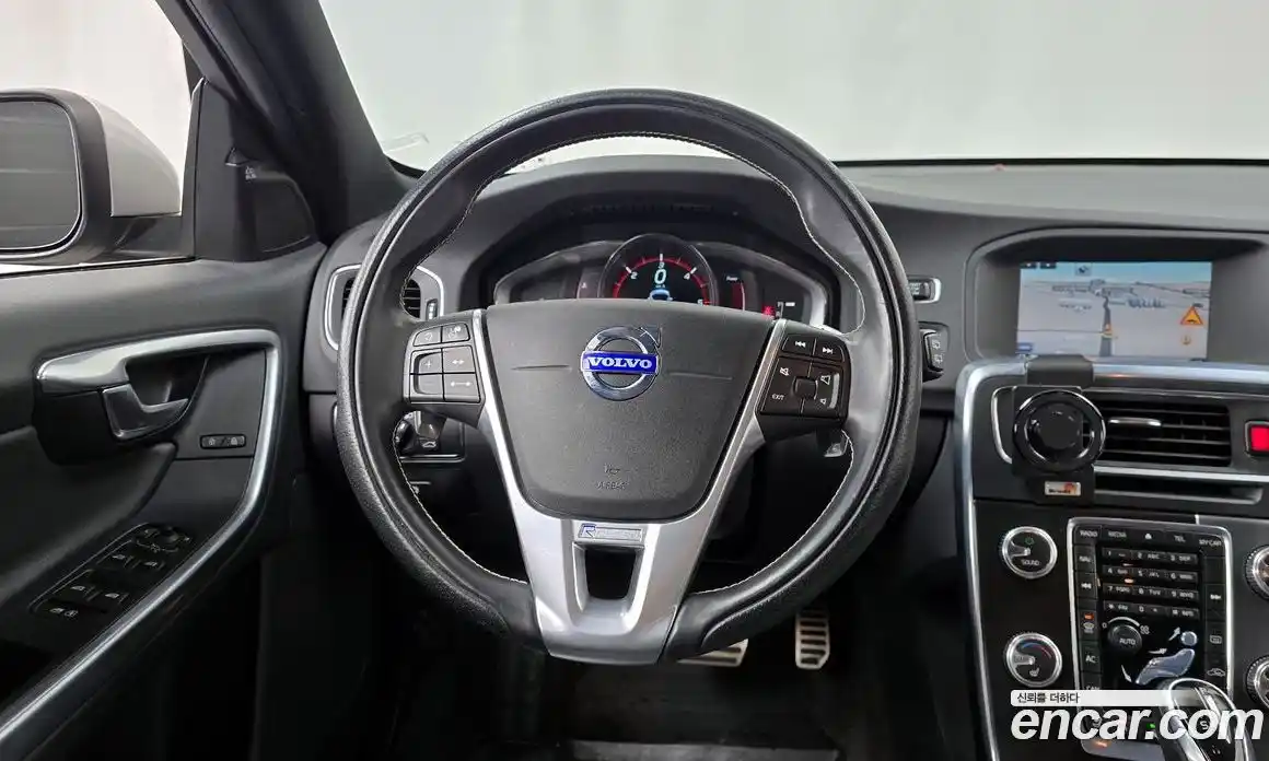 Volvo V60 2015 2.0 Автомат в Москве № 626436, фото 13