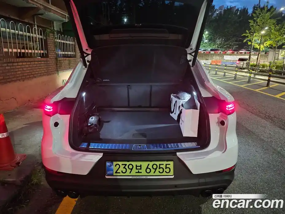 Porsche Cayenne 2025 3.0 Автомат в Москве № 626556, фото 13