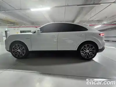 Porsche Cayenne 2025 3.0 Автомат в Москве № 626556, миниатюра 3