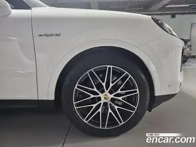 Porsche Cayenne 2025 3.0 Автомат в Москве № 626556, миниатюра 4