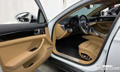Porsche Panamera 2019 3.0 Автомат в Москве № 626830, миниатюра 10