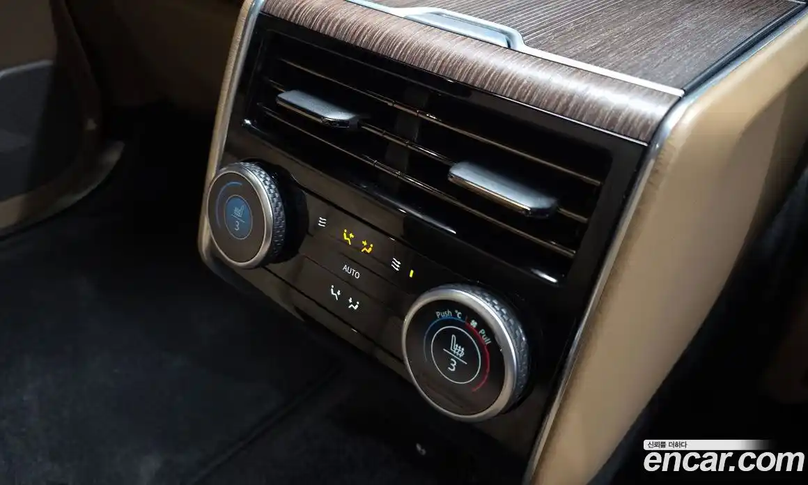 Land Rover Range-Rover 2025 4.4 Автомат в Москве № 627186, фото 19