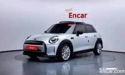 Mini Cooper 2022 1.5 Автомат в Москве № 627715, миниатюра 1