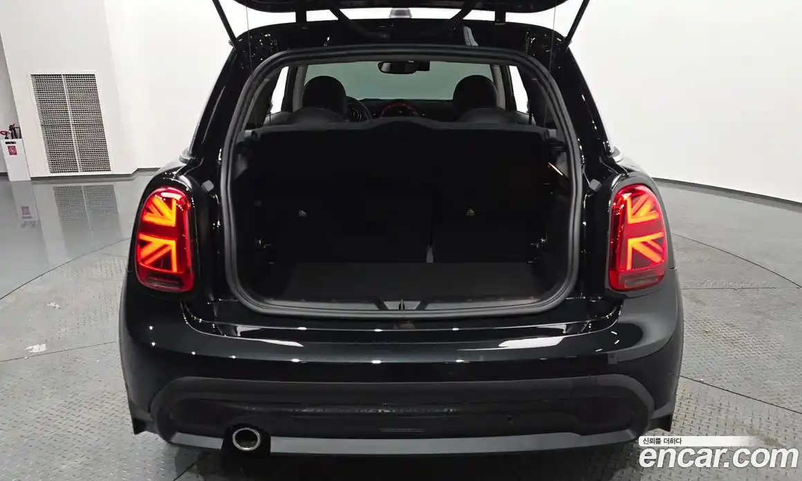 Mini Cooper 2024 1.5 Автомат в Москве № 627722, фото 19