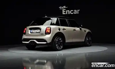 Mini Cooper 2022 2.0 Автомат в Москве № 627801, миниатюра 2