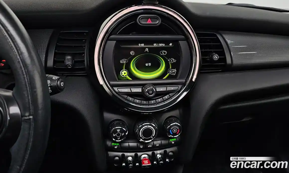 Mini Cooper 2016 1.5 Автомат в Москве № 628085, фото 14