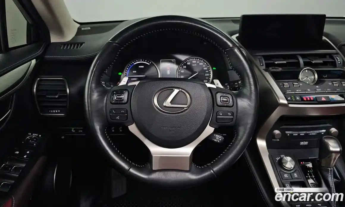 Lexus NX 2018 2.5 Автомат в Москве № 628621, фото 13