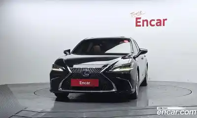 Lexus ES 2019 2.5 Автомат в Москве № 628698, миниатюра 3