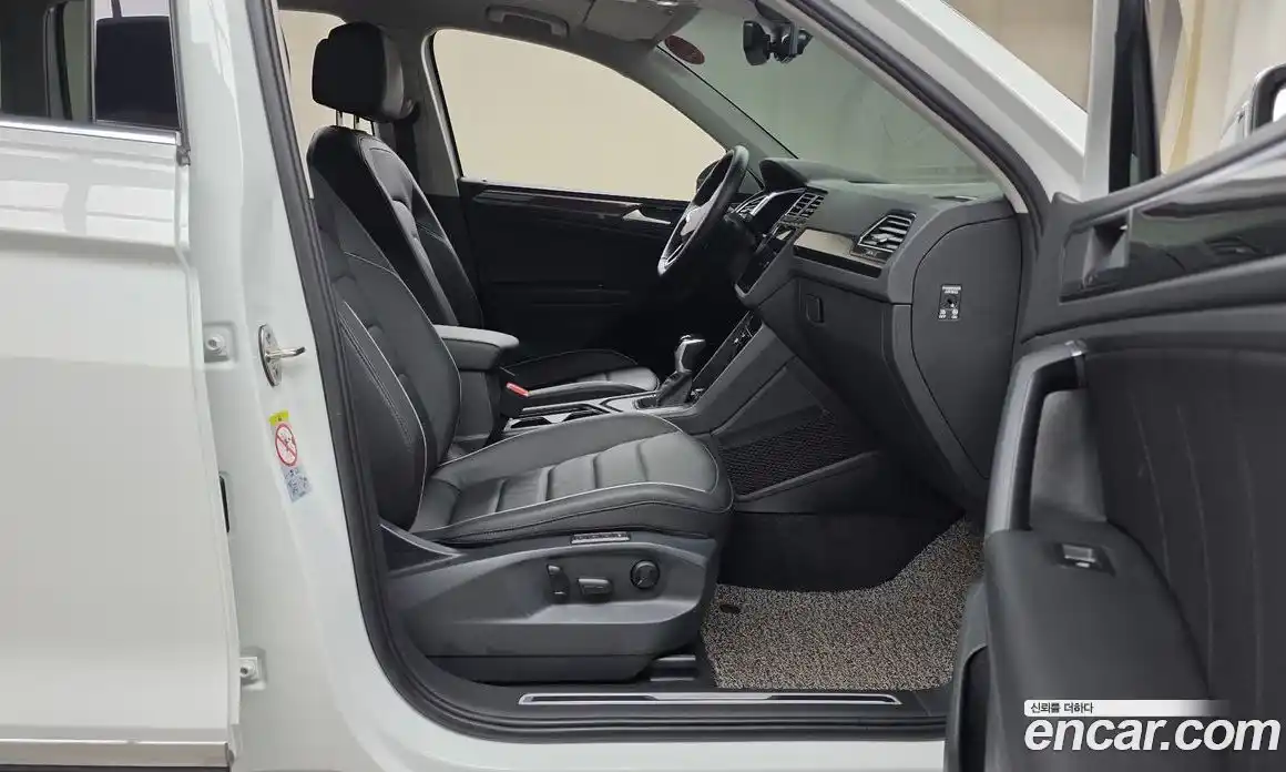 Volkswagen Tiguan 2022 2.0 Автомат в Москве № 628869, фото 11