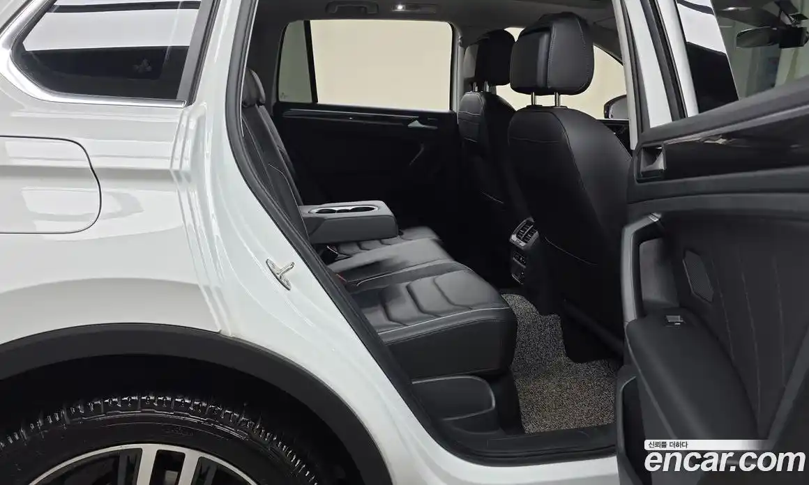 Volkswagen Tiguan 2022 2.0 Автомат в Москве № 628869, фото 12