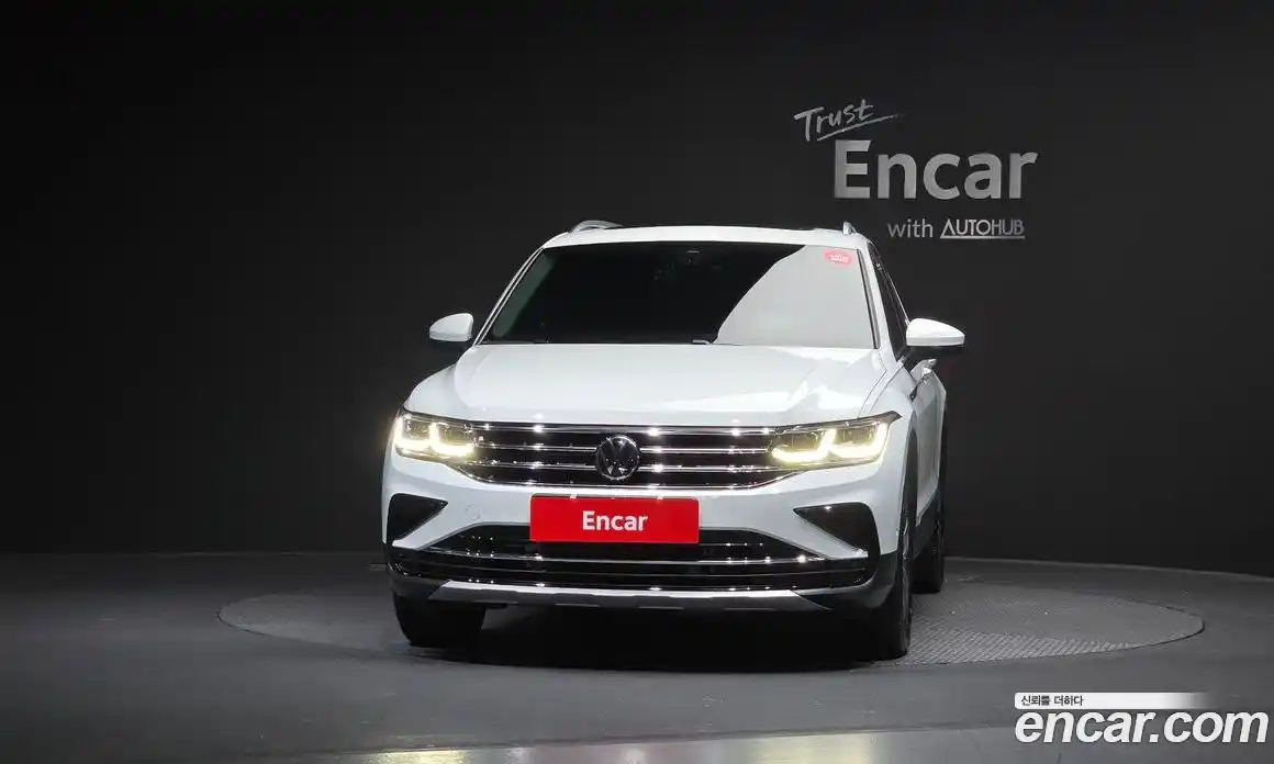 Volkswagen Tiguan 2022 2.0 Автомат в Москве № 628869, фото 3