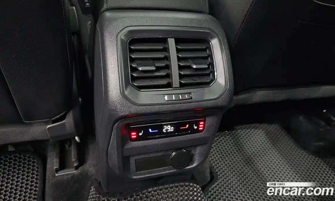 Volkswagen Tiguan 2023 2.0 Автомат в Москве № 628908, фото 19