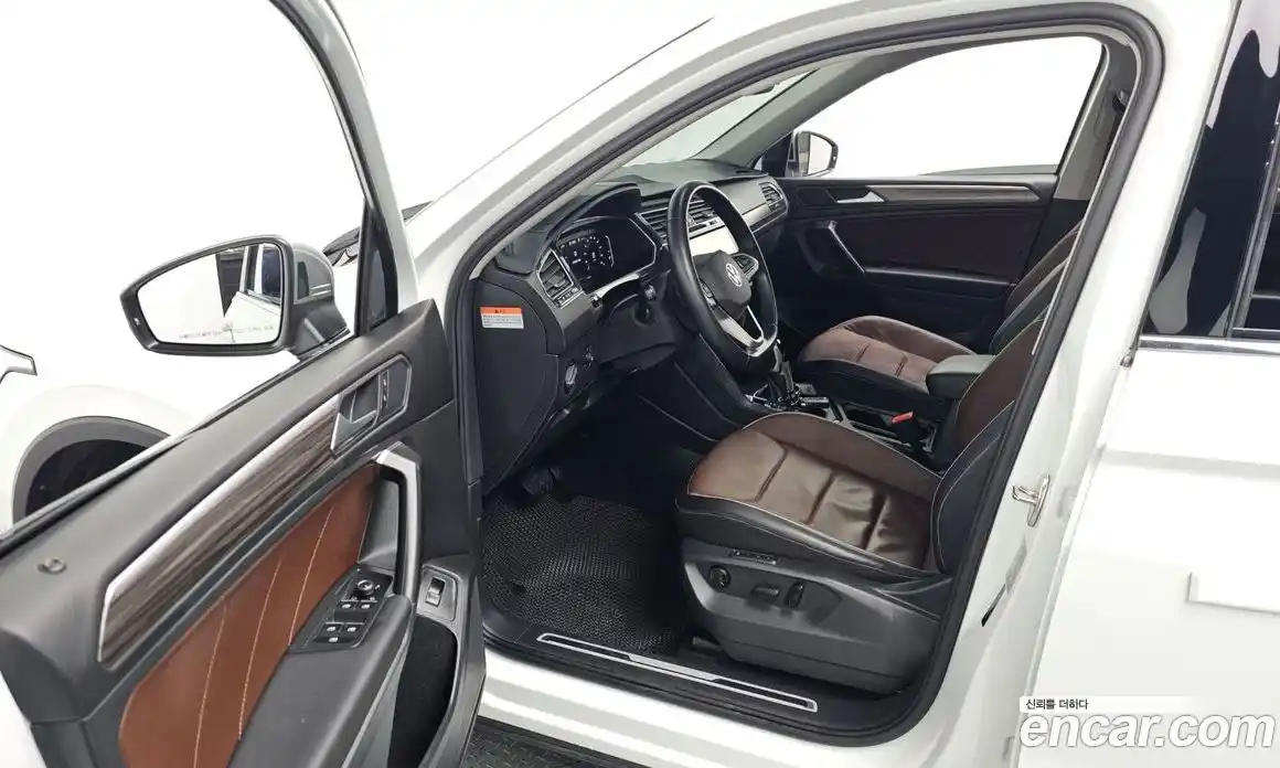 Volkswagen Tiguan 2023 2.0 Автомат в Москве № 628908, фото 10